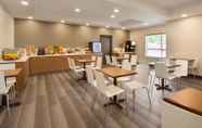 Nhà hàng 5 Microtel Inn & Suites by Wyndham Portage La Prairie