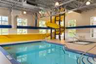 Swimming Pool Microtel Inn & Suites by Wyndham Portage La Prairie