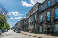 Exterior Luxury Carlton Terrace Main Door Apartment