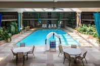 Swimming Pool The Plaza Inn & Suites