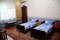 Kamar Tidur Nurziyo Guest House