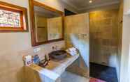 In-room Bathroom 2 Nativo Lombok Hotel