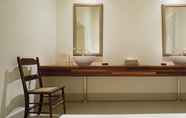 In-room Bathroom 5 Arkaba Homestead