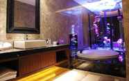 Toilet Kamar 4 Mos Motel