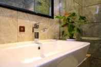 In-room Bathroom Guilin Lemmy Hotel