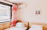 Kamar Tidur 6 Skylit Great Wall Country House