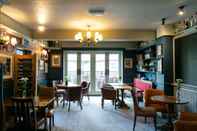 Bar, Cafe and Lounge The Cowdray Arms