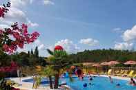 Swimming Pool Camping Le Verdoyant - Gites