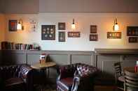 Quầy bar, cafe và phòng lounge The Horse & Farrier