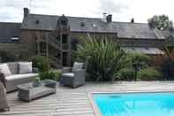 Swimming Pool Les Keriaden's Maison d'hotes