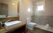 In-room Bathroom 3 Hostal Rural Can Pau