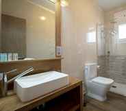 In-room Bathroom 3 Hostal Rural Can Pau