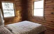 Kamar Tidur 6 Equestrian House- Log Cabin