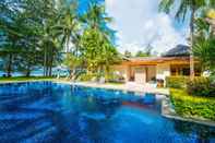 สระว่ายน้ำ Charming Beachfront Villa on Bangtao