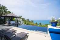 สระว่ายน้ำ Spacious 5-Bedroom Surin Beach Villa