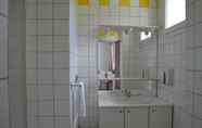 In-room Bathroom 4 Sofratel