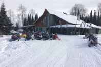 Exterior Elk Lake Eco Centre