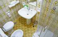 Toilet Kamar 7 Albergo D'Onofrio