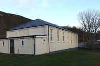 Exterior Helmsdale Lodge Hostel