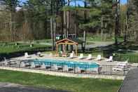 Swimming Pool Whippoorwill Motel & Campsites