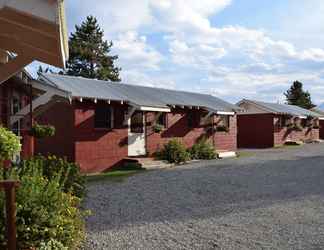 Exterior 2 Redwood Cabins