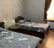Kamar Tidur 3 Raykhan Hotel