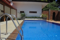 Swimming Pool Pinnawala Backpack Residencies