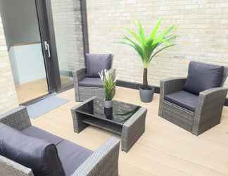 Sảnh chờ 2 LT Greenwich 3 Bed Townhouse