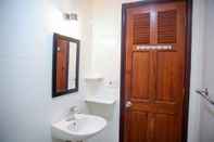 In-room Bathroom Zen Homestay Ben Thanh