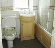 Toilet Kamar 5 Gable Cottage