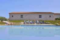 Kolam Renang B&B Mare della Gallura