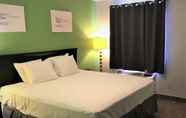 Bedroom 5 Hwy 59 Motel Laredo Medical Center