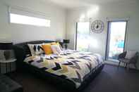 Kamar Tidur Classic 6brm Villa in Melbourne