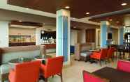 Bar, Kafe, dan Lounge 4 Holiday Inn Express & Suites Kingsland I-95-Naval Base Area, an IHG Hotel