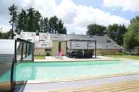 Swimming Pool Aux Agapanthes