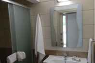 In-room Bathroom Proteas Mare Suites