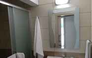 Toilet Kamar 5 Proteas Mare Suites