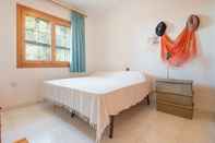 Bedroom Villa Creixell with pool TH 64