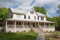 Exterior Stonehill's Farmhouse