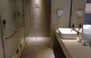 In-room Bathroom 2 Lembay Hotel Guilin Exhibition Branch