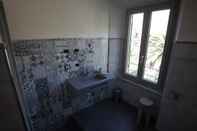 In-room Bathroom 5 Terre Pelagos 1