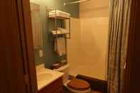 Toilet Kamar Alaska Dreamin' Lodging