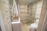 In-room Bathroom 1BR Altos Chavon Apartment by ASVR-C1B