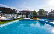 Kolam Renang 2 Grand Hotel Bansko