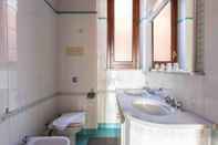 Phòng tắm bên trong Solemar Sicilia - Residence Lo Bianco