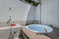 Swimming Pool Hotel Takao Asile