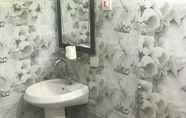 Toilet Kamar 6 Hotel Glacier Heights