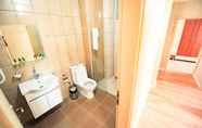 In-room Bathroom 3 Lahza Residence