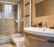 In-room Bathroom 6 Venice Dream House Tosca