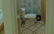 Toilet Kamar 7 111 Guest House